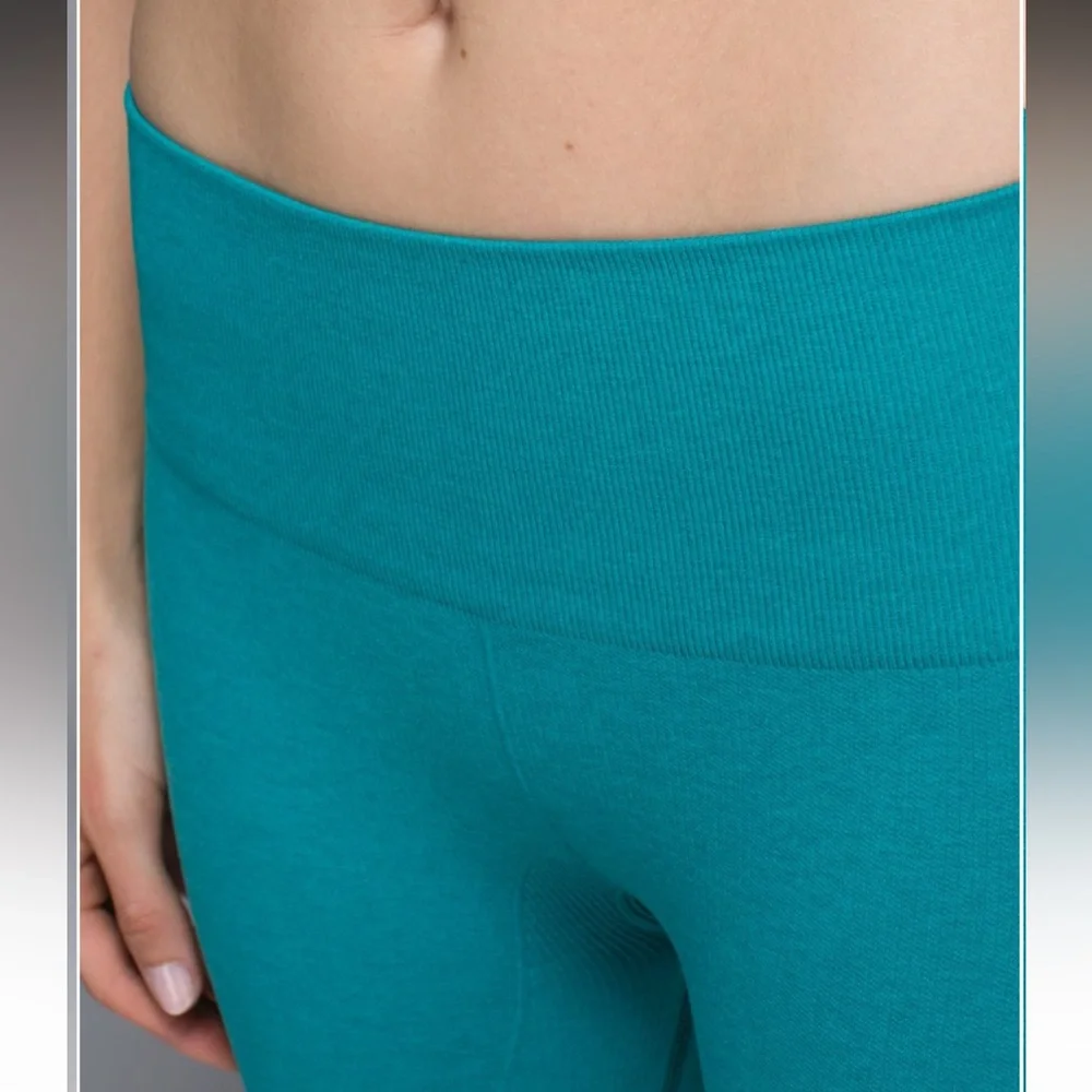 EUC LULULEMON In The Flow Crop II Heathered Real Teal Leggings - Picture 14 of 14